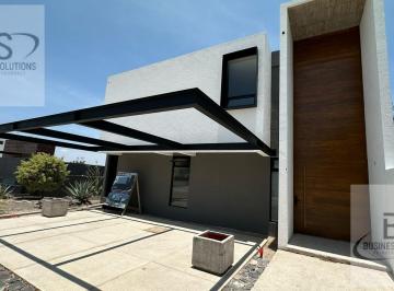Casa · 265m² · 4 Recámaras · 3 Estacionamientos · Kl/ Casa en Preventa con Espacios Ideales Para Tu Familia. 4 Recámaras.