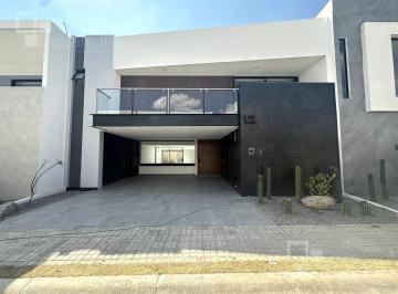 Casa · 375m² · 5 Recámaras · 2 Estacionamientos · Casa en Venta Parque Chiapas Lomas de Angelopolis