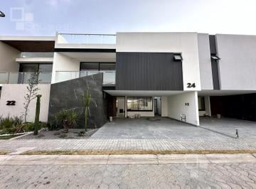 Casa · 347m² · 5 Recámaras · 2 Estacionamientos · Casa en Venta Parque Chiapas Lomas de Angelópolis