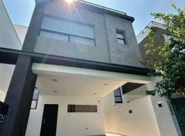 Casa · 127m² · 3 Recámaras · 2 Estacionamientos · Casa Amueblada en Venta en Porto Cumbres, Sector Florencia