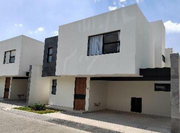 Casa en condominio · 246m² · 3 Recámaras · 2 Estacionamientos · Casa en Venta Metepec Privada 3r Gran Oportunidad!