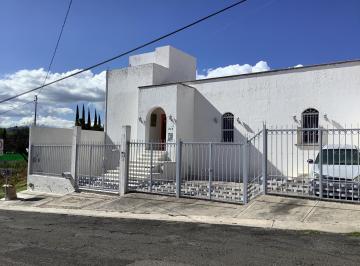 Casa · 272m² · 3 Recámaras · 3 Estacionamientos · En Juriquilla, Venta de Casa en Villas del Meson - (4)
