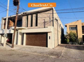 Casa · 213m² · 3 Recámaras · 2 Estacionamientos · Casa en Venta