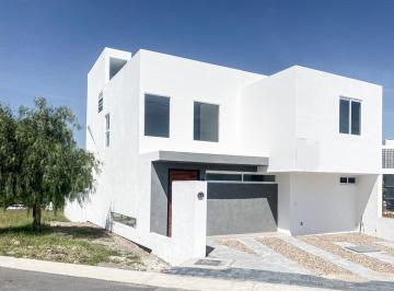 Casa · 203m² · 4 Recámaras · 2 Estacionamientos · Casa en Preserve Juriquilla