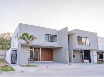 Casa · 210m² · 4 Recámaras · Casa en Fraccionamiento Lomas del Dorado