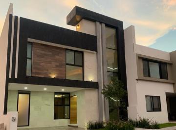 Casa en condominio · 254m² · 4 Recámaras · 3 Estacionamientos · PH - La Vista Residencial