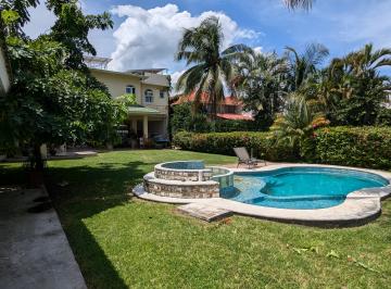 Casa de 4 habitaciones, Boca del Río · Venta de Casa con Paneles Solares en El Estero, Boca del Río, Ver.
