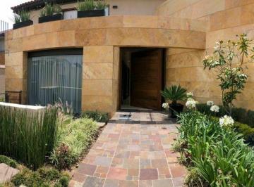 Casa · 710m² · 4 Recámaras · 2 Estacionamientos · Venta Renta Casa en Lomas Country Club, Huixquilucan (L)