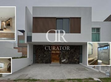 Casa · 180m² · 3 Recámaras · 2 Estacionamientos · Casa en Venta en El Refugio