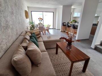 Casa · 151m² · 4 Recámaras · 2 Estacionamientos · Casa en Residencial El Refugio