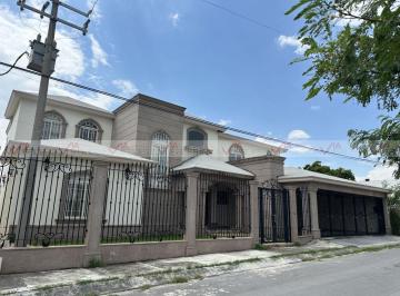 Casa de 3 habitaciones, Cadereyta Jiménez · Casa en Venta en Lomas de Los Pilares