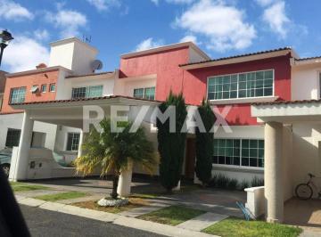 Casa en condominio · 282m² · 5 Recámaras · 2 Estacionamientos · Casa en Venta - (4)