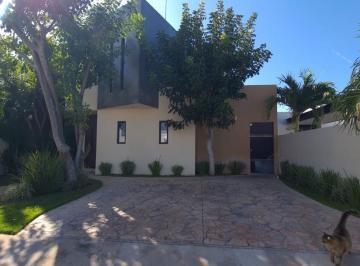 Casa · 201m² · 3 Recámaras · 2 Estacionamientos · Casa en Venta en Residencial Privada en Conkal, Al Norte de Mérida
