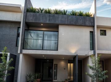 Casa de 4 habitaciones, Querétaro · Casa en Venta en El Refugio, 3 Niveles, Gran Ubicación, Seguridad, 4 Recamaras