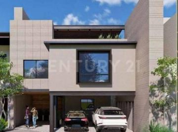 Casa · 342m² · 3 Recámaras · 2 Estacionamientos · Casa Preventa Al Norte de Saltillo