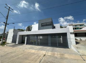 Casa · 456m² · 4 Recámaras · 3 Estacionamientos · Casa en Lomas de Gran Jardín
