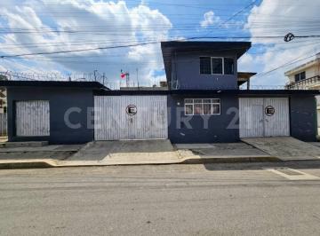 Casa · 226m² · 4 Recámaras · 8 Estacionamientos · Casa en Venta en Puebla Camino Real a San Jeronimo
