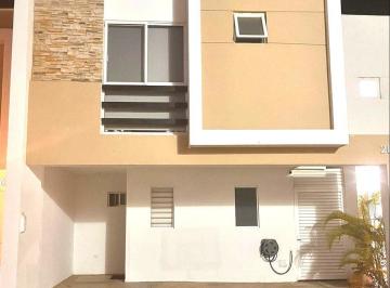 Casa · 3 Recámaras · 2 Estacionamientos · Casa en Renta Almar Residencial