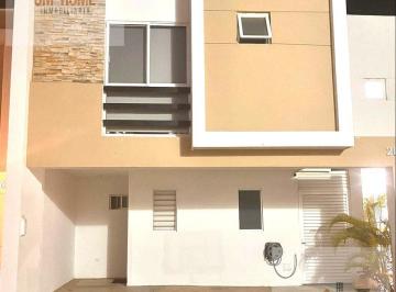 Casa · 3 Recámaras · 2 Estacionamientos · Casa en Renta Almar Residencial