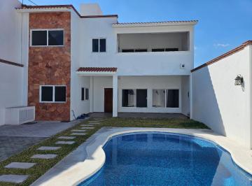 Casa · 186m² · 3 Recámaras · 2 Estacionamientos · Casa en Venta en Tequesquitengo, Morelos