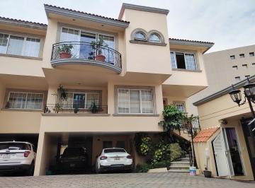 Casa en condominio de 3 habitaciones, Huixquilucan · Casa con 3 Recámaras y 427 m² en Venta en Interlomas