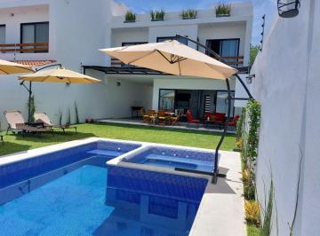 Casa · 190m² · 4 Recámaras · 2 Estacionamientos · Casa en Venta en Tequesquitengo Morelos
