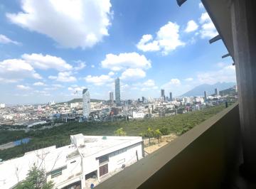 Casa de 4 habitaciones, Monterrey · Casa en Venta en Balcones del Carmen