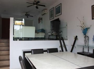 Casa · 125m² · 3 Recámaras · 1 Estacionamiento · Casa en Venta en Tequesquitengo Morelos, Club Náutico Teques.