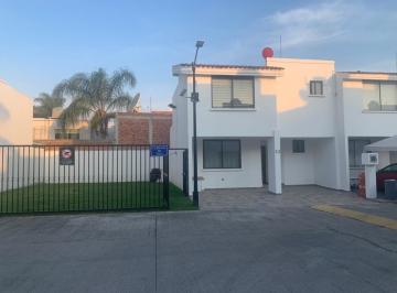 Casa de 3 habitaciones, San Pedro Cholula · Renta de Casa en Zona Momoxpan, San Pedro Cholula