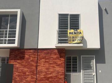 Casa en condominio de 3 habitaciones, Zapopan · Casa en Renta en Parques de Tesistán
