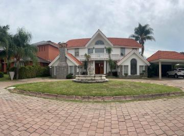 Residencia Privada Tucán Fraccto. Bosques del Campestre · Casa en Venta en Privada Tucán en Bosques del Campestre