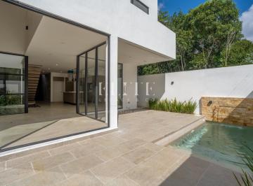 Casa · 352m² · 4 Recámaras · 2 Estacionamientos · Casa en Venta en Residencial Via Cumbres