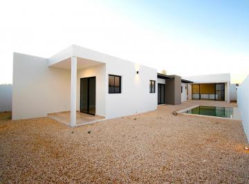 Casa de 3 habitaciones, Mérida · Casa de Una Planta, con Amplios Espacios Al Norte de Mérida, Dzitya