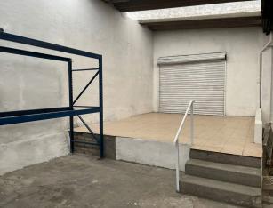 Terreno / Lote , Iztacalco · Amplio Local Comercial en Renta 5.30 m de Altura.
