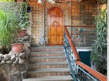Casa · 915m² · 4 Recámaras · 5 Estacionamientos · Casa Estilo Colonial con Decoracion Vintage, Cipres de Zavaleta, Puebla, Puebla