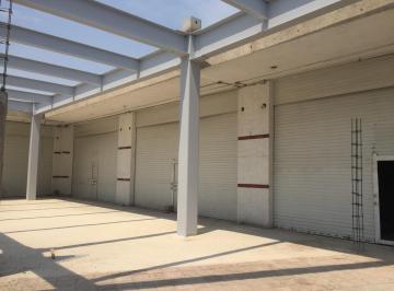 Local comercial · 350m² · 16 Estacionamientos · Locales en Renta, Sobre Av Las Torres y Enfrente de La Estación del Tren Suburbano