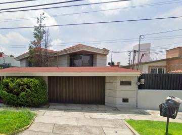 Casa de 4 habitaciones, Naucalpan de Juárez · Aprovecha! Hermosa Casa a Mitad de Precio en Cd. Satèlite