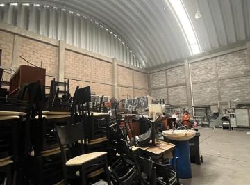 Bodega comercial de 3 habitaciones, Iztapalapa · Venta de Bodega en Colonia Central de Abastos con Oficinas y Local