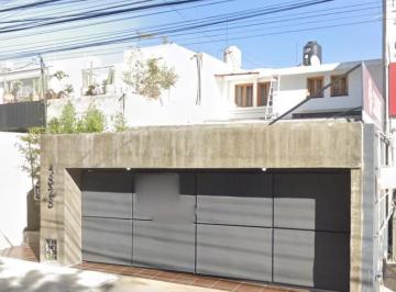 Casa · 360m² · 4 Recámaras · 2 Estacionamientos · Terreno en Venta en Naciones Unidas