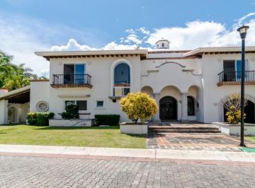 Casa de 4 habitaciones, Benito Juárez · Casa en Renta Amueblada y Venta en Isla Dorada, Cancun Quintana Roo.