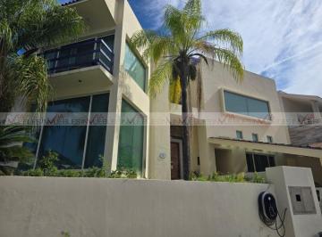 Casa de 3 habitaciones, Monterrey · Casa en Venta en Sierra Alta