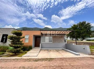 Casa en condominio de 4 habitaciones, Jocotepec · Casa en Venta Fracc Monte San Andrés