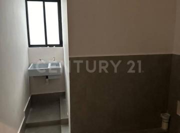 Casa · 210m² · 3 Recámaras · 2 Estacionamientos · Casa en Renta en La Col. Cumbres Elite Premier