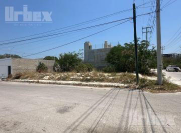 Terreno / Lote · 200m² · Vendo Terreno en Esquina en El Ah Kim Pech a Unos Pasos del Malecon en Campeche