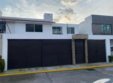 Casa · 230m² · 4 Recámaras · 2 Estacionamientos · Casa en Venta en Metepec, Lázaro Cárdenas