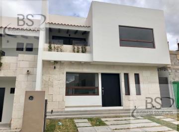 Casa · 230m² · 3 Recámaras · 2 Estacionamientos · Kl/ Casa en Venta en Uno de Los Mejores Desarrollos de Queretaro.