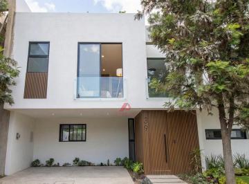 Casa en condominio de 3 habitaciones, Zapopan · Casa Nueva en Venta en Solares Zapopan con Roof Garden y Alberca.