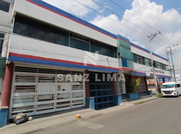 Edificio , Celaya · Palo Seco: Edificio Magnifica Ubicación en 2 Niveles y Estacionamiento Propio.