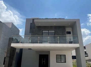 Casa de 3 habitaciones, Pachuca · Venta de Casa Semi Amueblada con 4 Recamaras