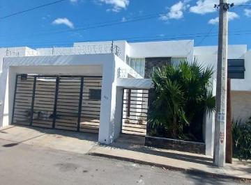 Casa · 275m² · 4 Recámaras · 2 Estacionamientos · Casa en Fraccionamiento Vista Alegre Norte